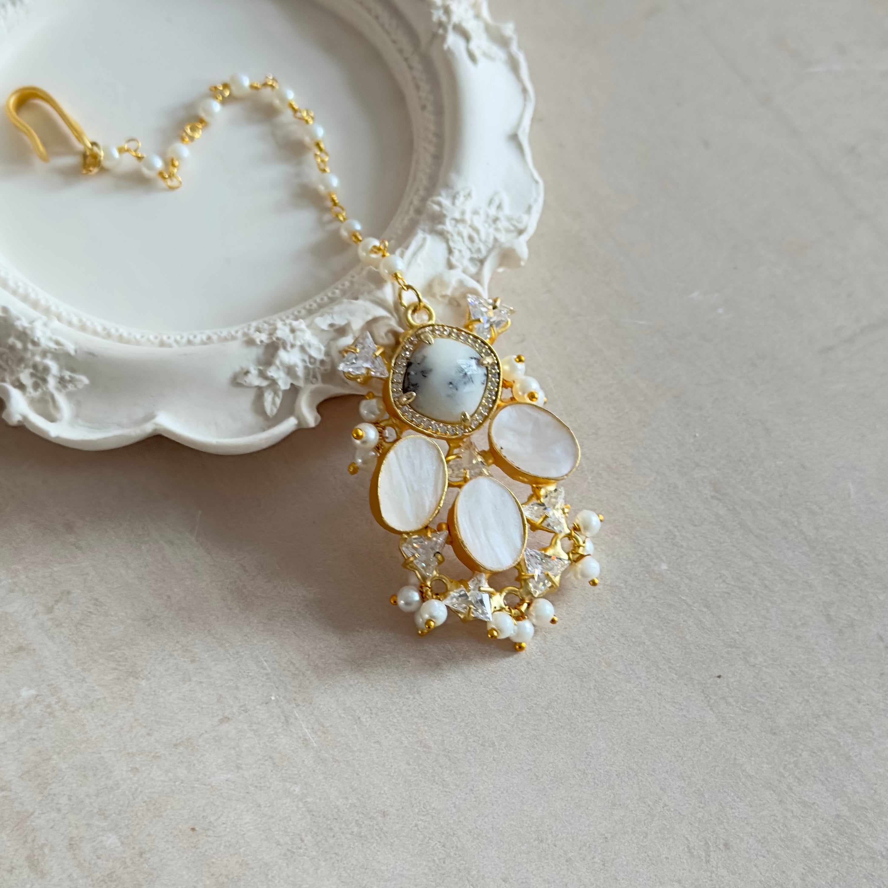 Nyla Crystal Tikka Set - Ahseya & Co