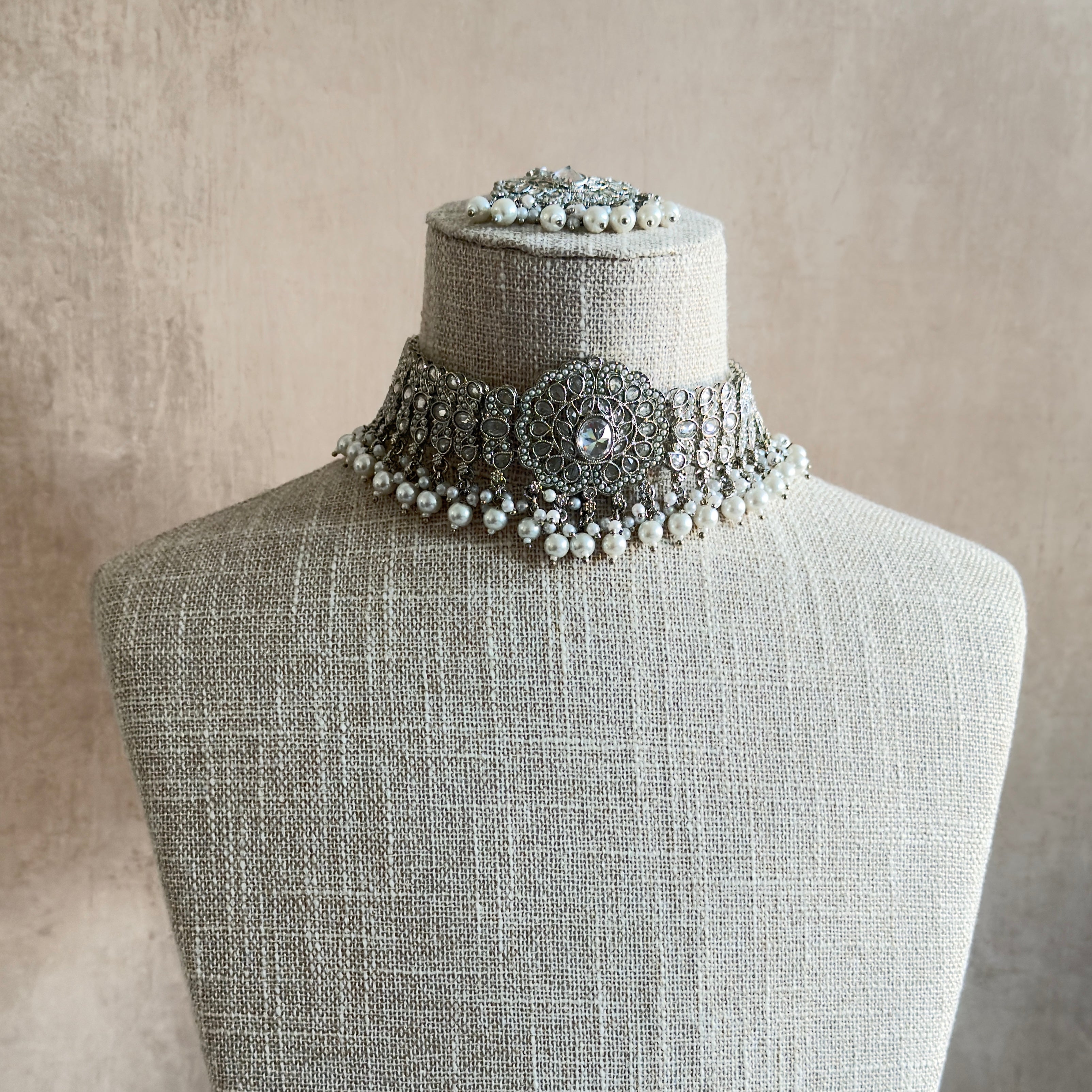 Zareefa Silver Choker Set - Ahseya & Co