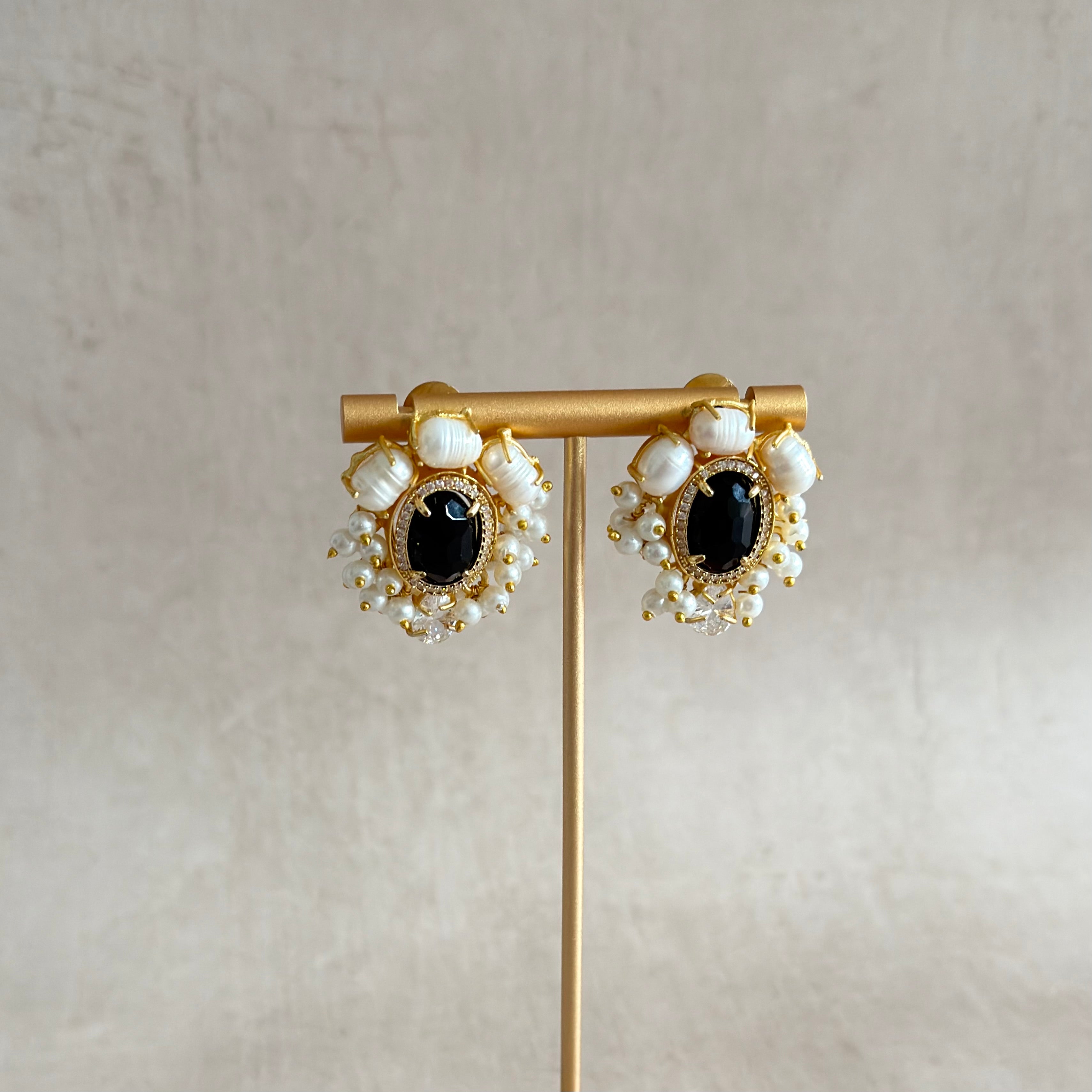 Kairen Black Stud Earrings - Ahseya & Co