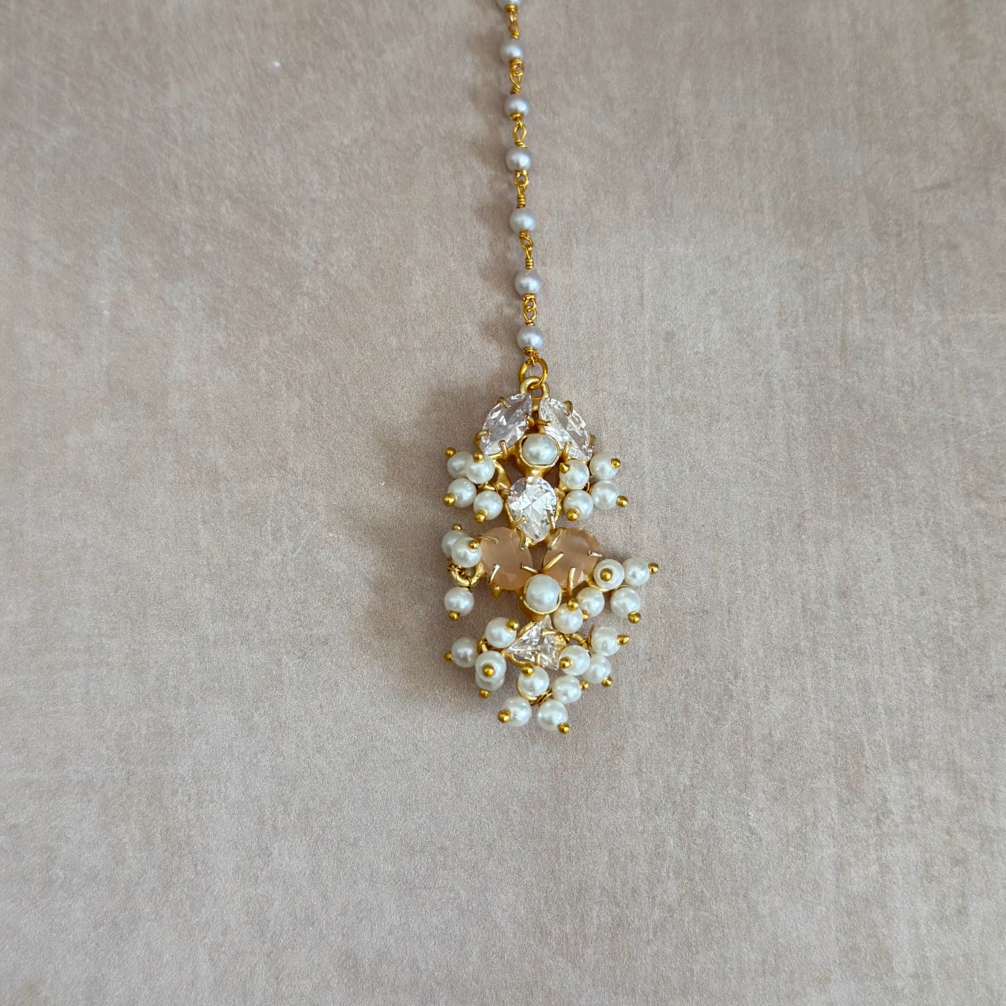 Wafaa Peach Crystal Necklace Set - Ahseya & Co
