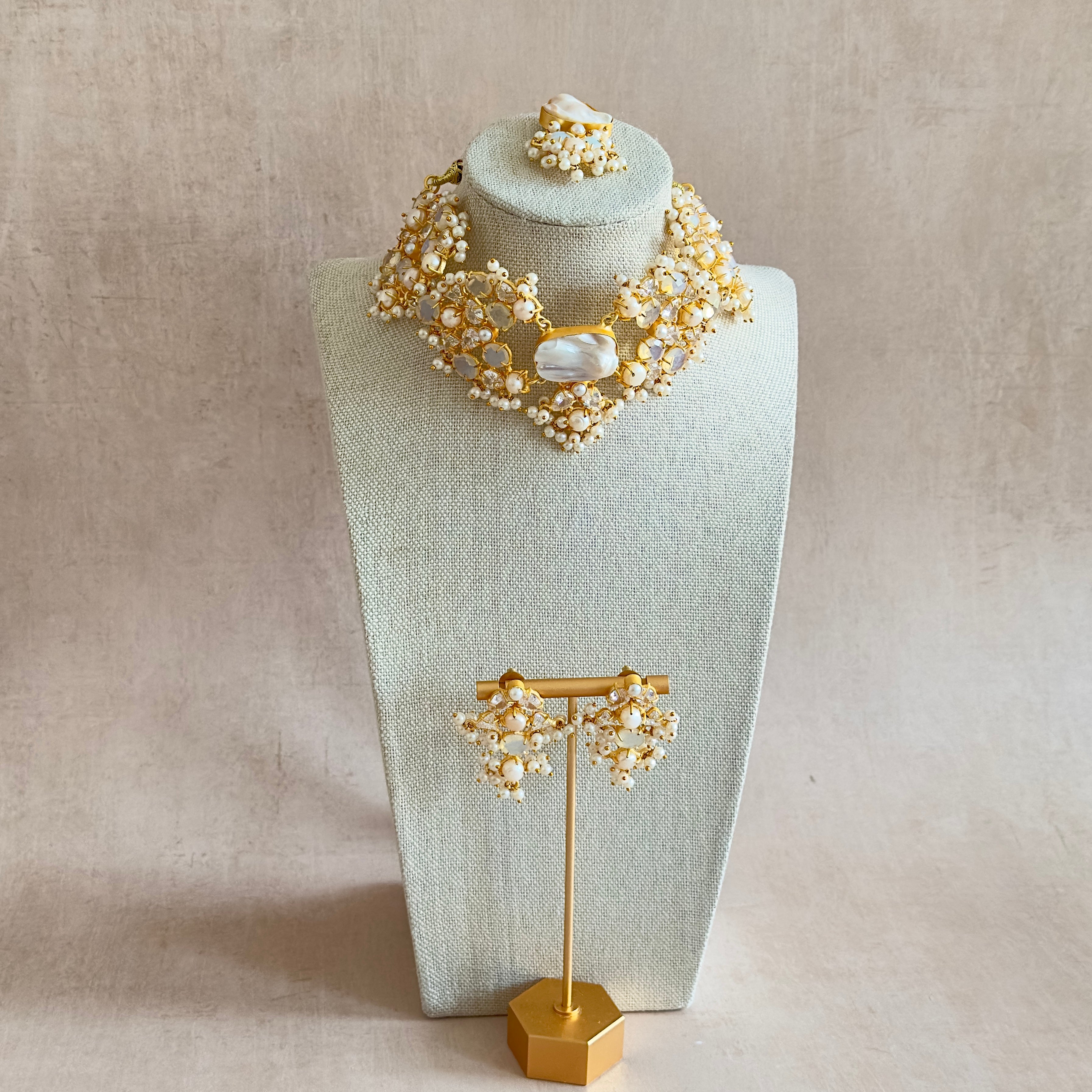 Irum Crystal Pearl Choker Set - Ahseya & Co