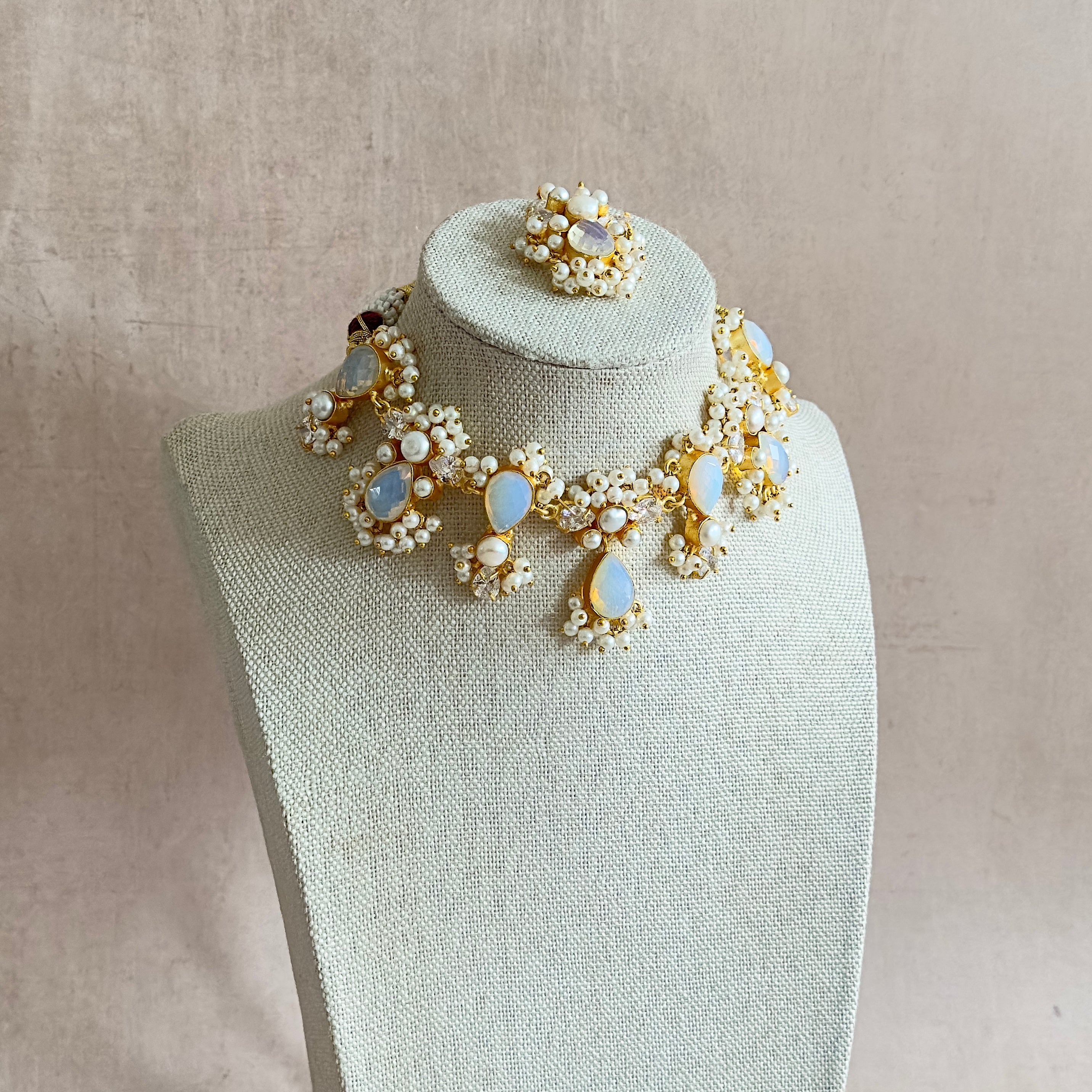 Munira Crystal Necklace Set - Ahseya & Co