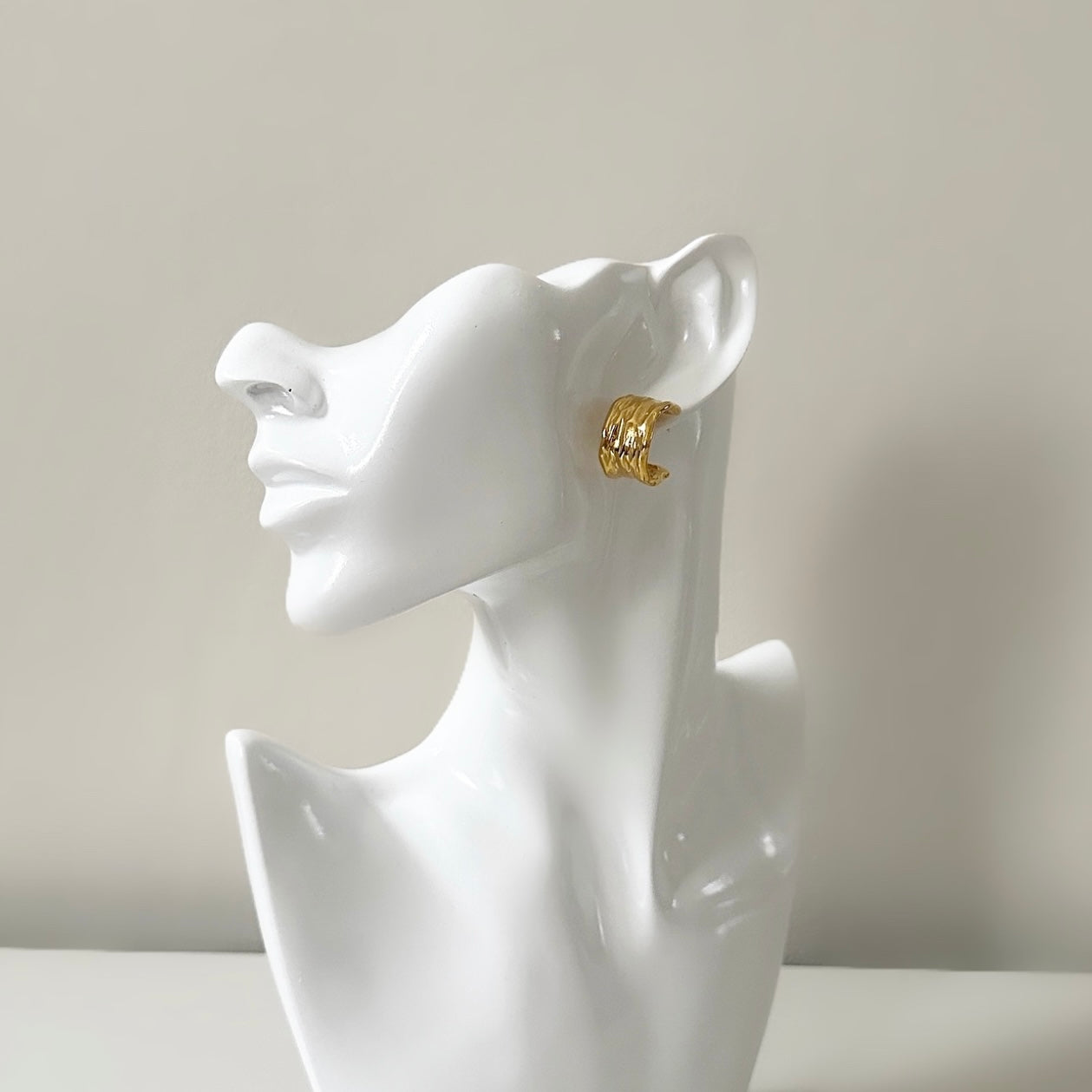 Sasha Hoop Textured Earrings - Ahseya & Co.
