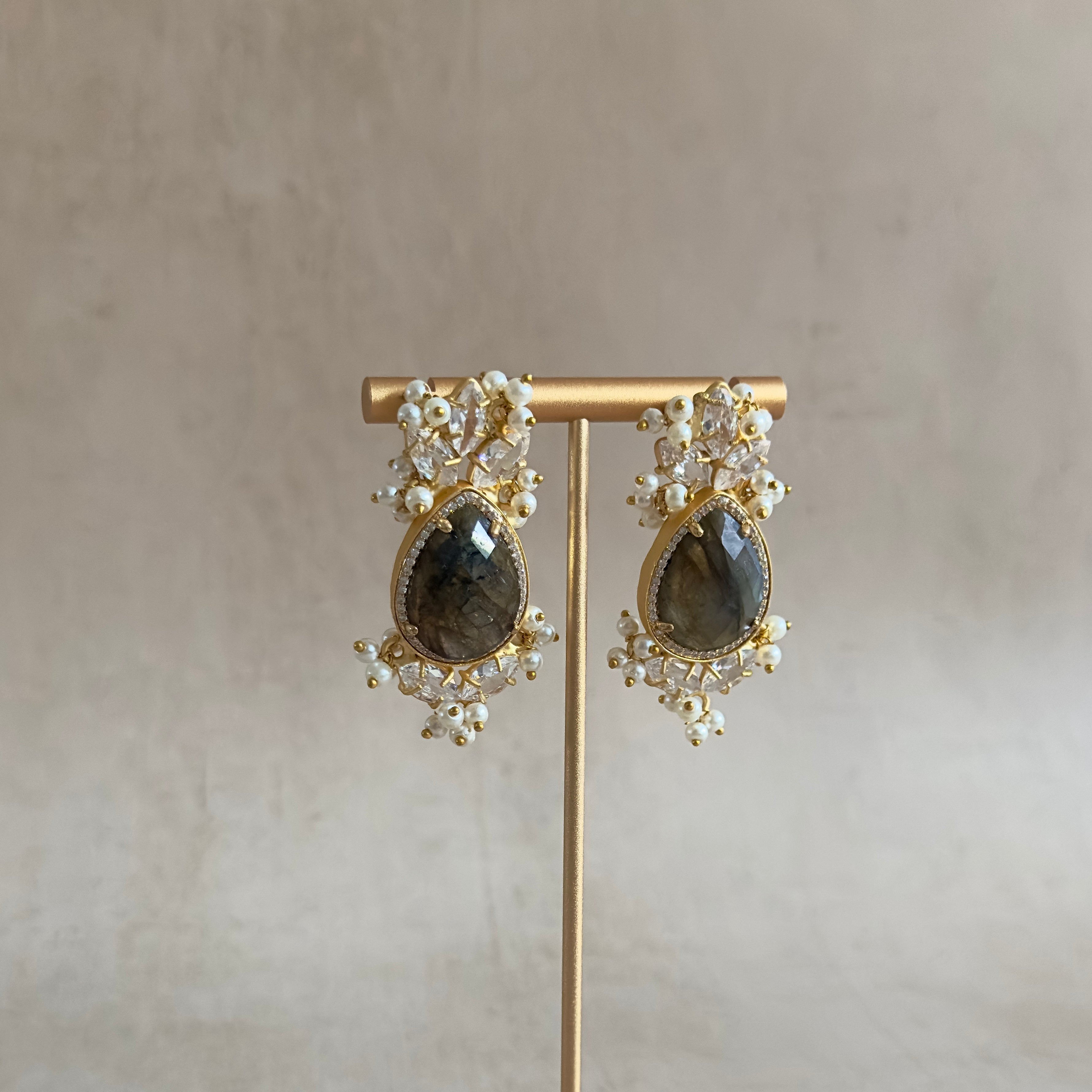 Areeba Crystal Earrings - Ahseya & Co.