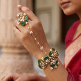 Meherin Green Hand Harness