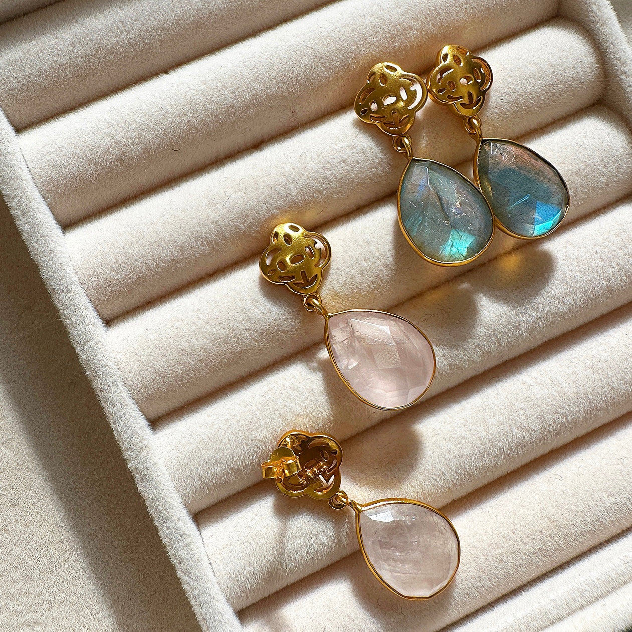 Crystal Heirloom Earrings by Ahseya & Co boast two beautiful stones- rose quartz and labradorite- set in 18k gold-plated sterling silver. These eye-catching earrings will make a statement with their unique variety of colors and textures.  Earring drop 3.5cm
